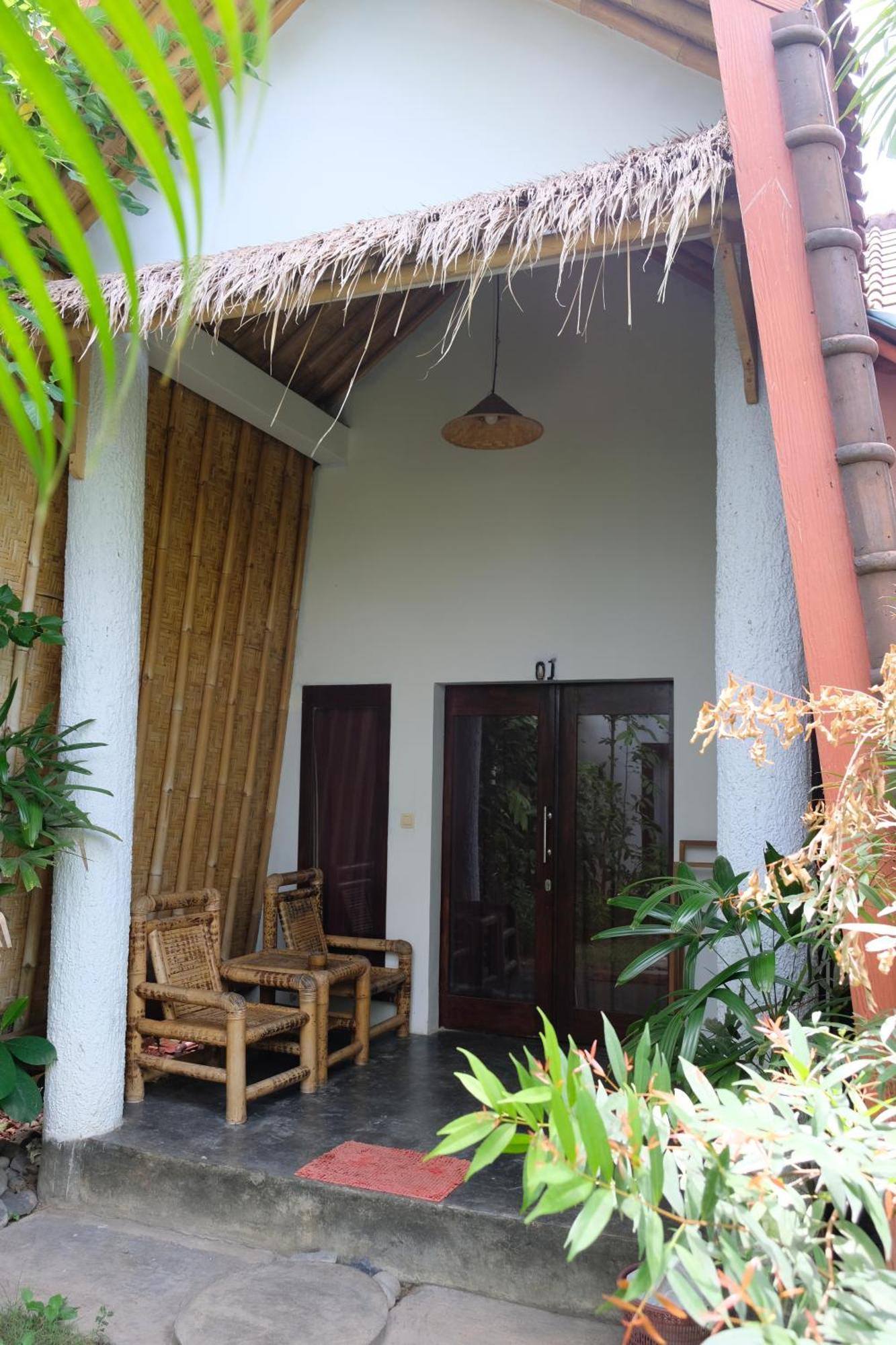Edelweiss Homestay Kuta  Ngoại thất bức ảnh